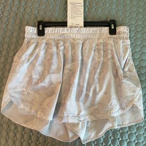 Lululemon Tract That MR lined short 5”
